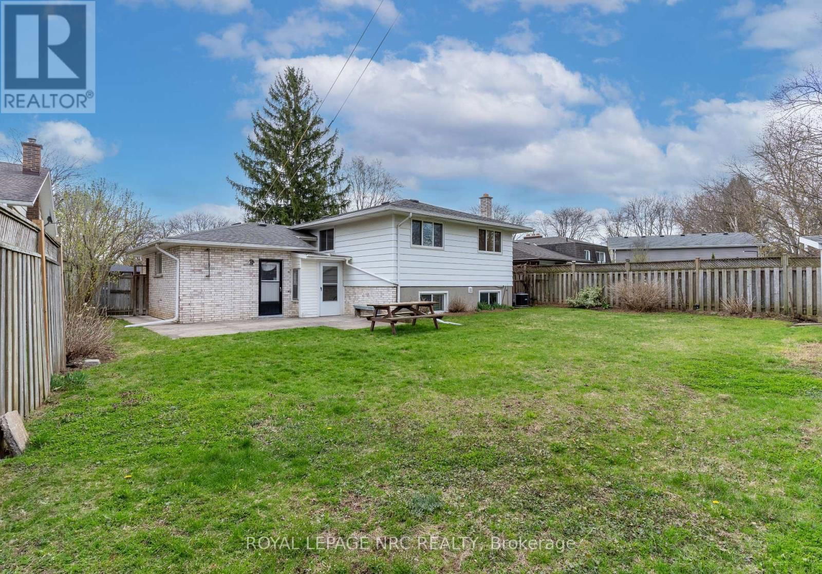 5939 HILLCREST CRESCENT Image 39