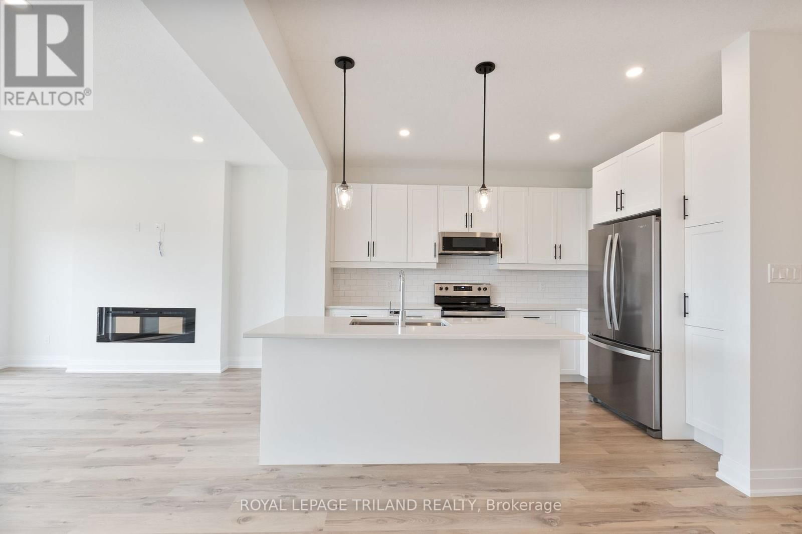 4 - 101 SWALES AVENUE Image 12