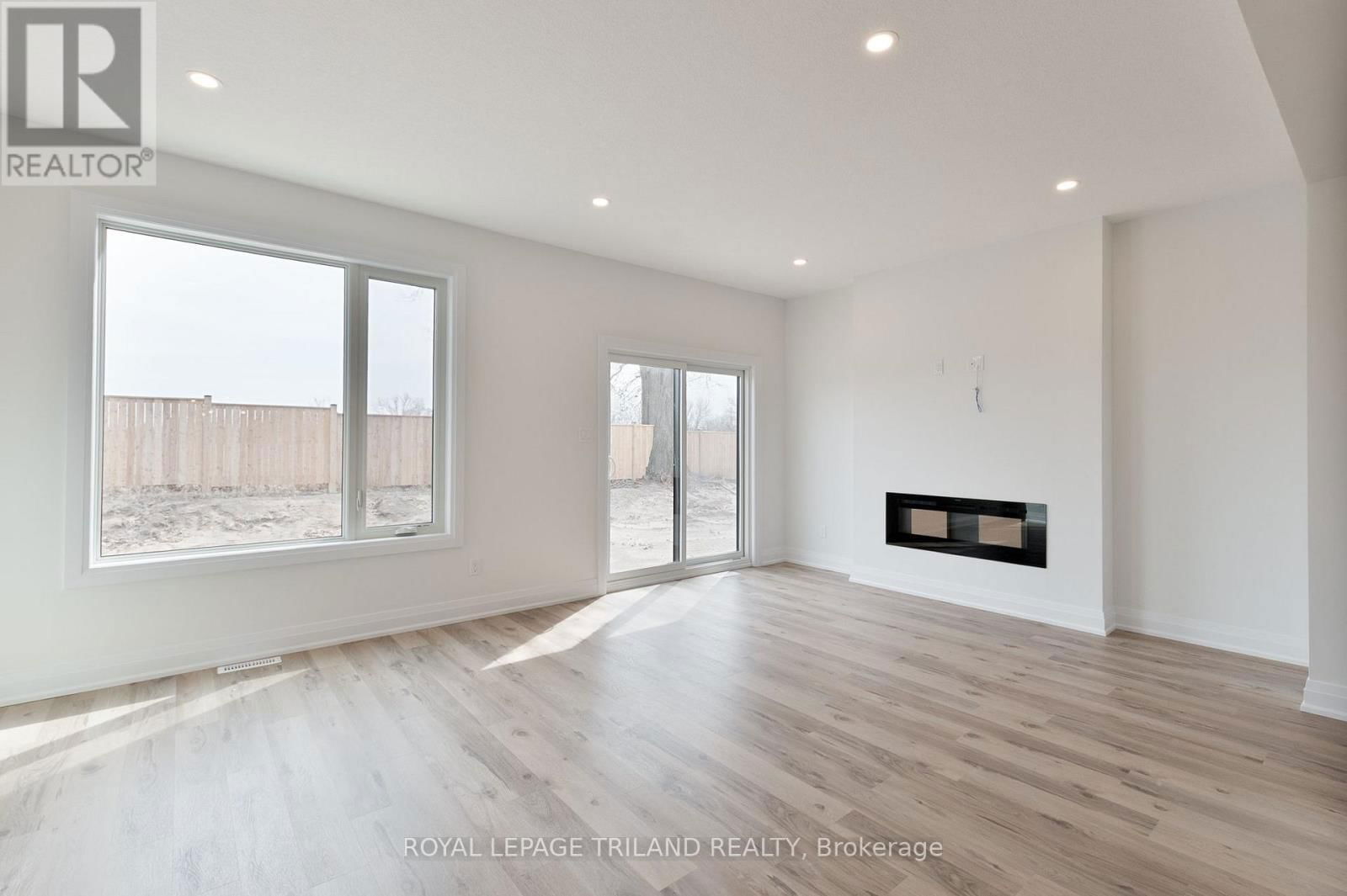 4 - 101 SWALES AVENUE Image 16