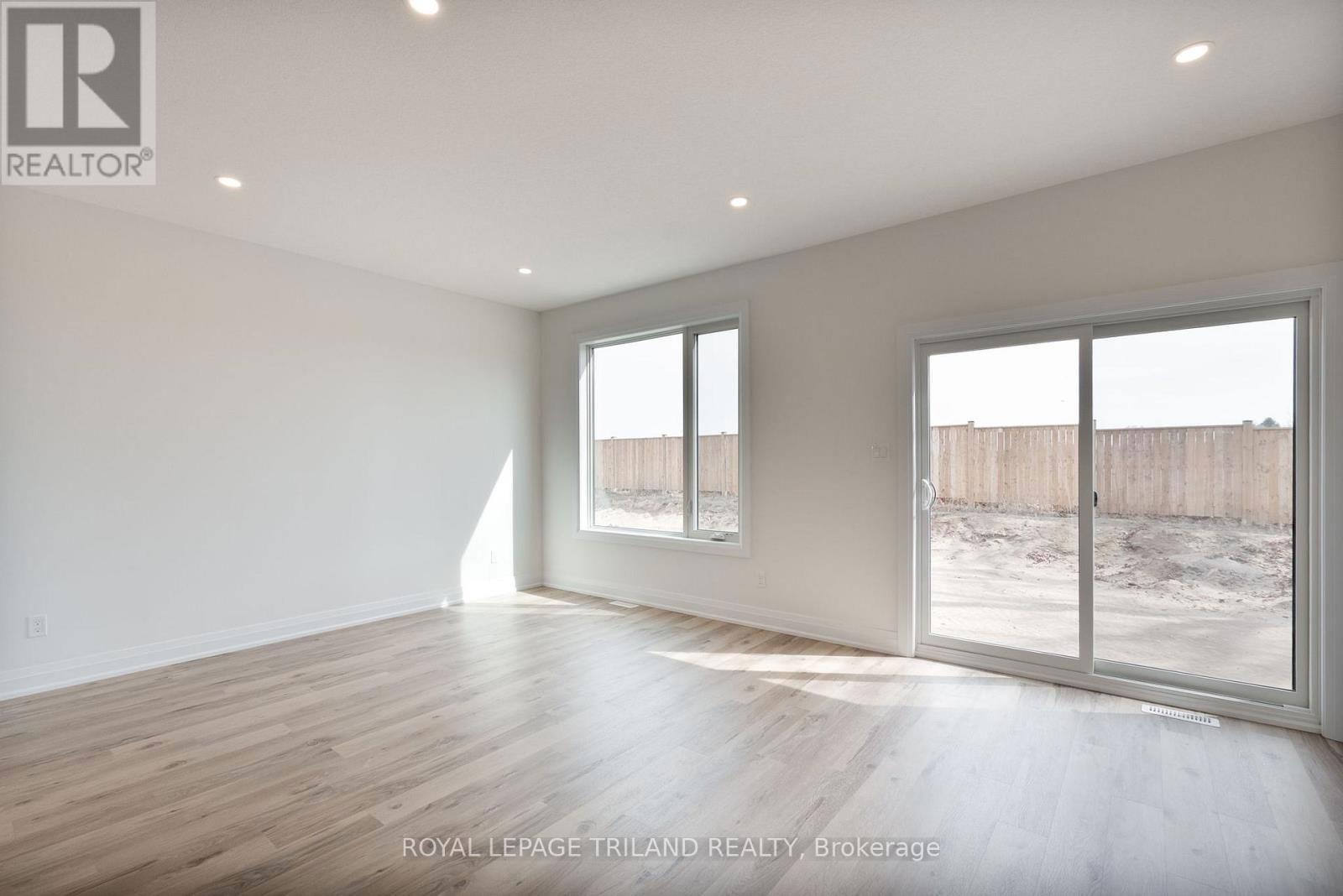 4 - 101 SWALES AVENUE Image 17