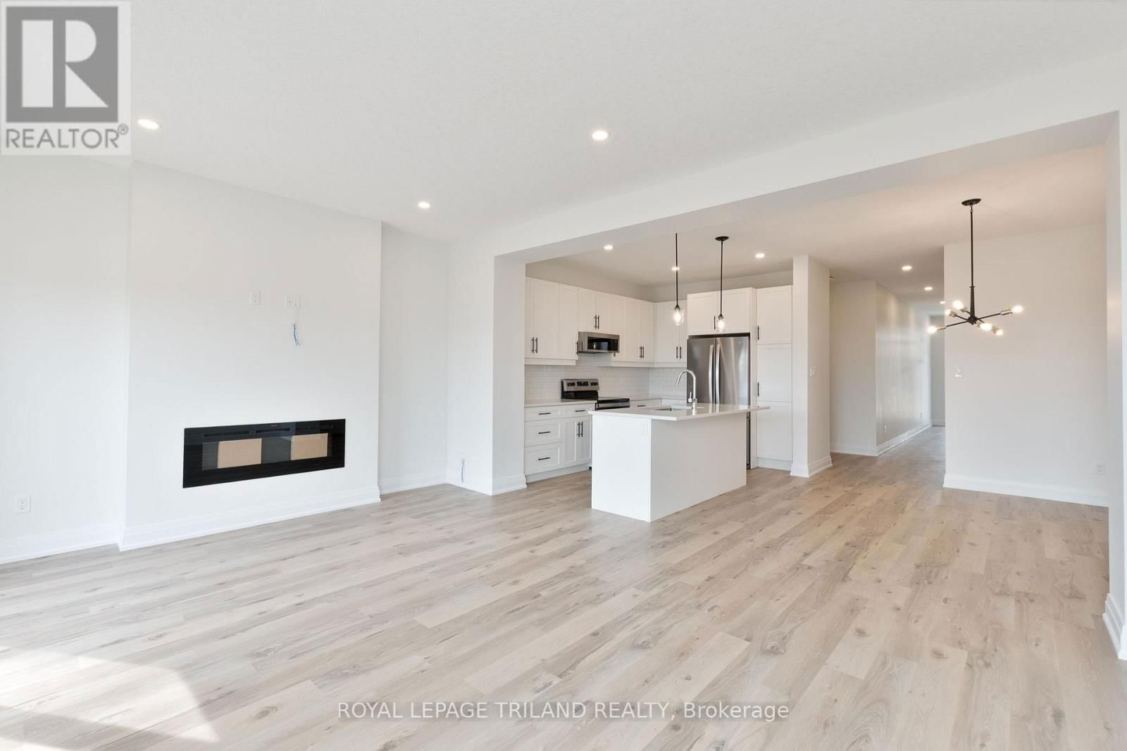 4 - 101 SWALES AVENUE Image 18