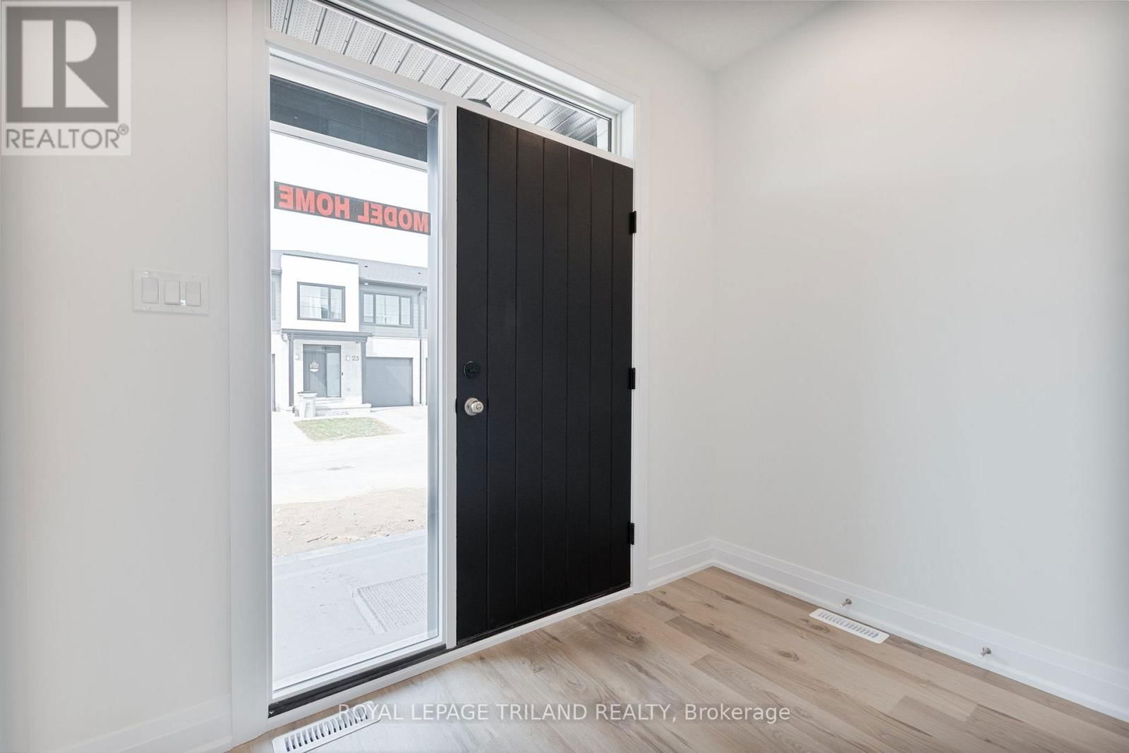 4 - 101 SWALES AVENUE Image 9