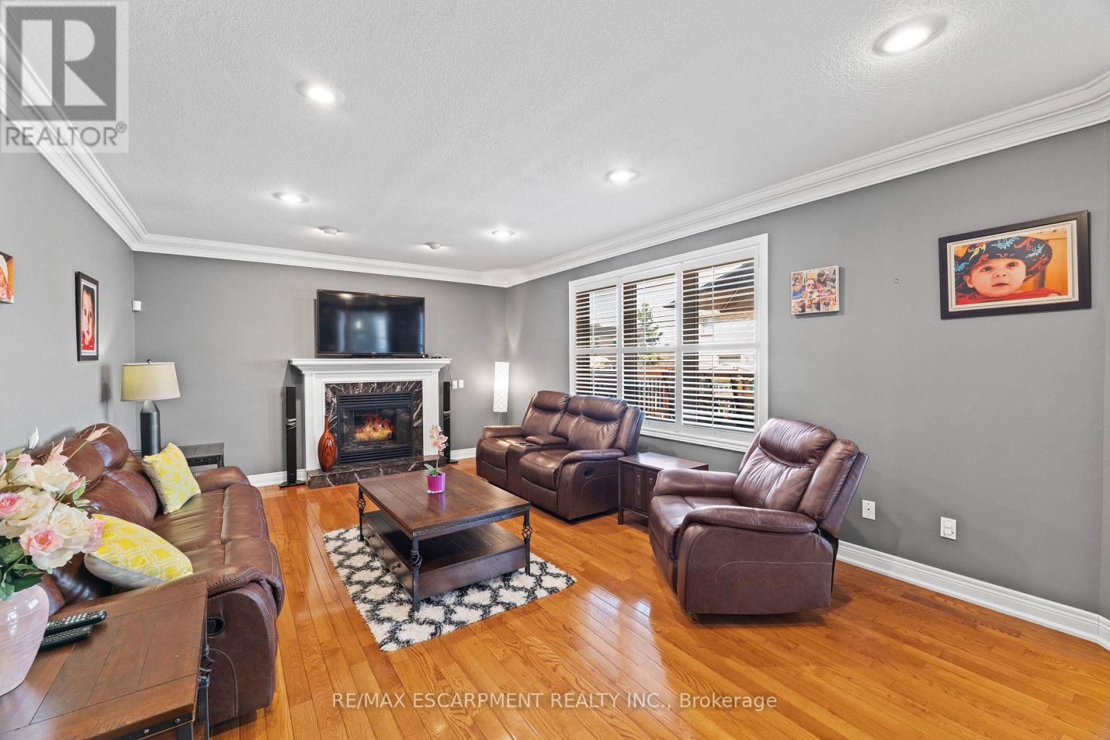 6 EMBASSY DRIVE Image 14