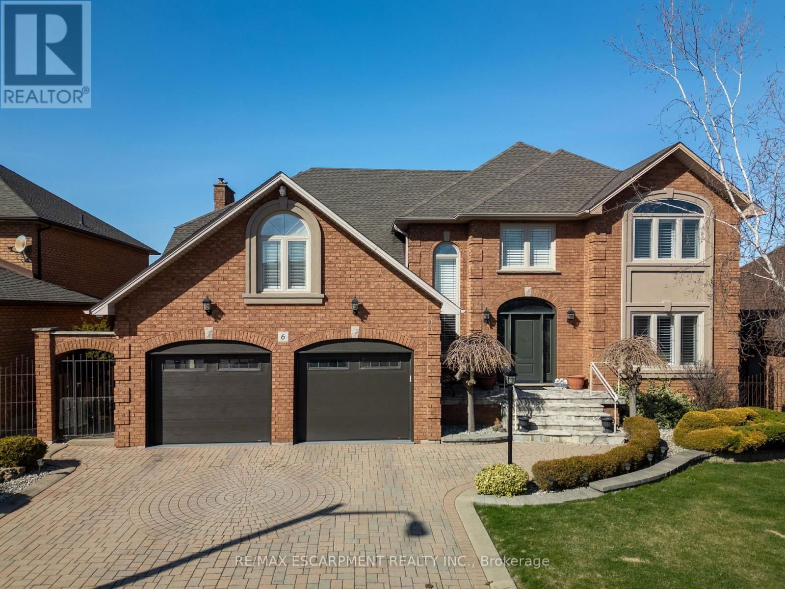 6 EMBASSY DRIVE Image 2