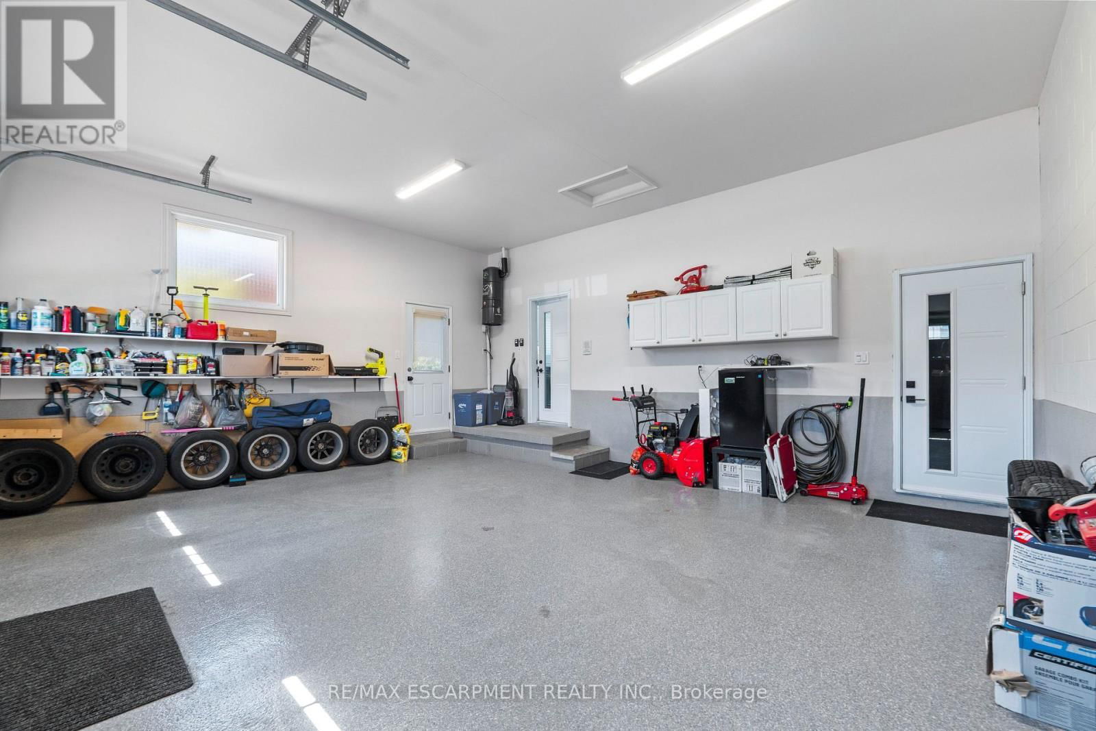6 EMBASSY DRIVE Image 20