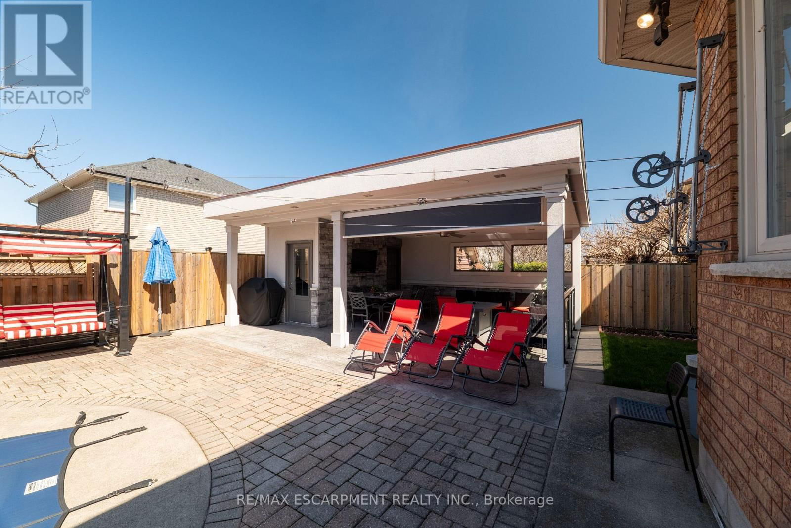 6 EMBASSY DRIVE Image 46
