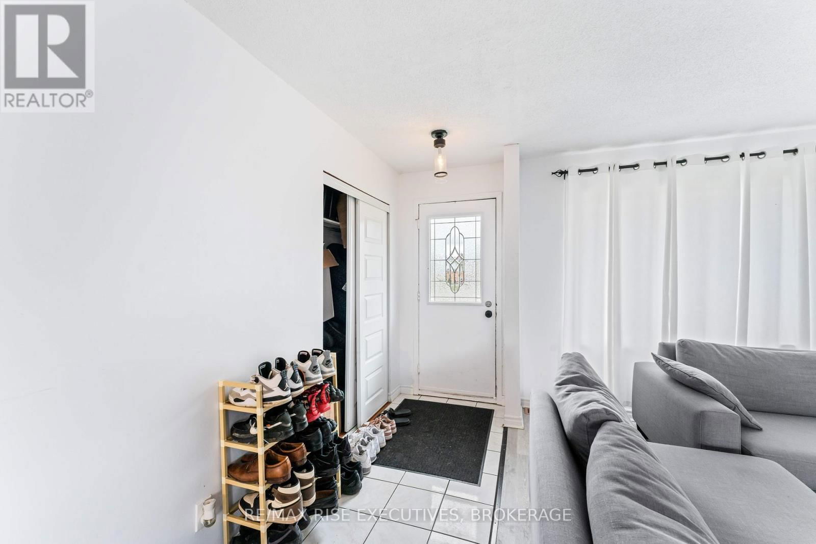 16 LIMERIDGE DRIVE Image 2