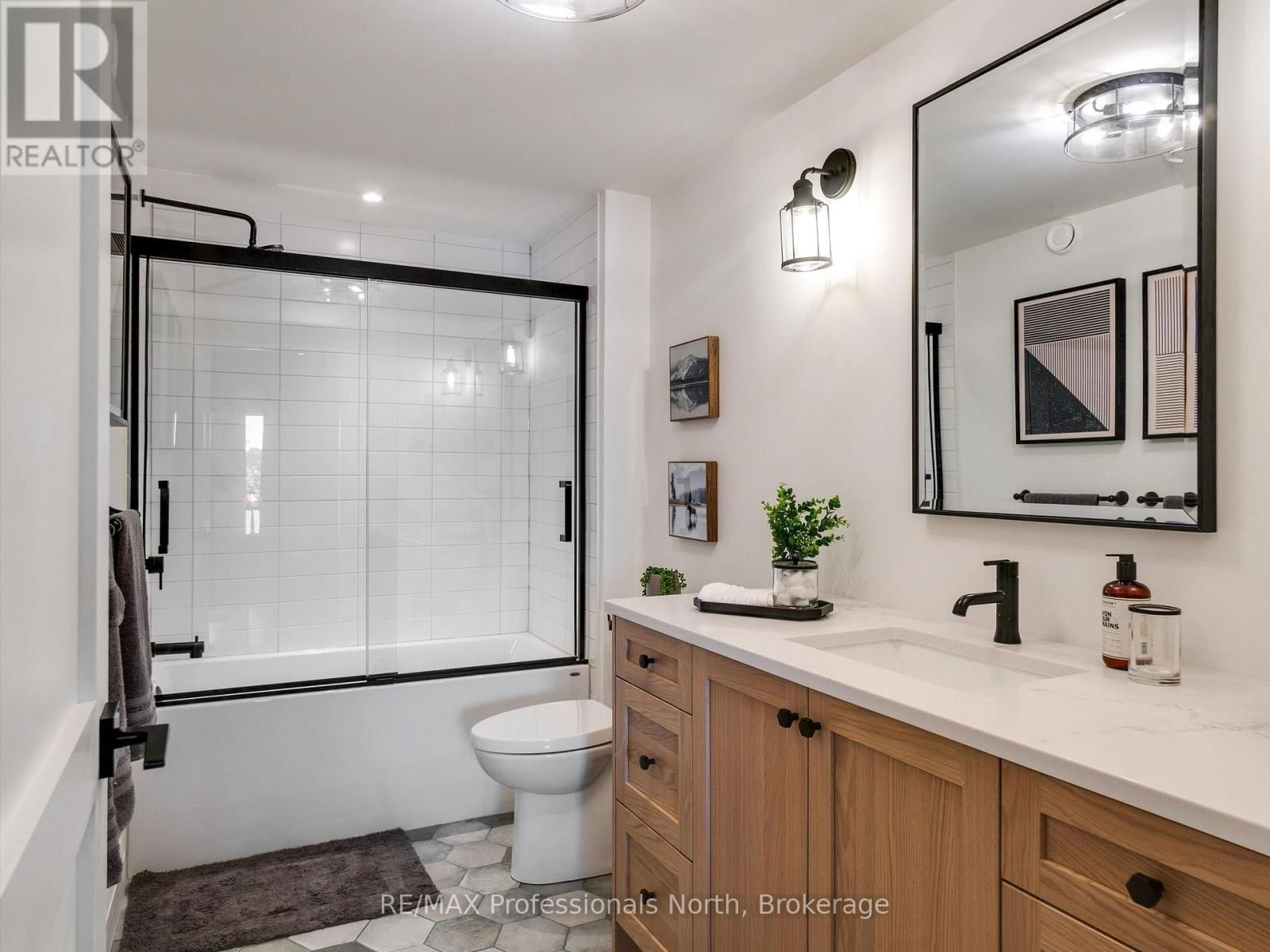 1073 WATSON ROAD Image 22