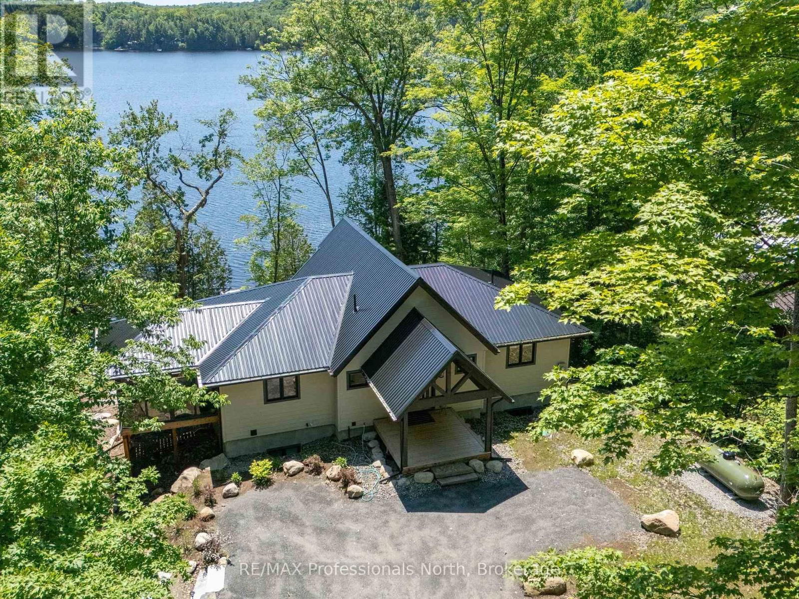 1073 WATSON ROAD Image 44
