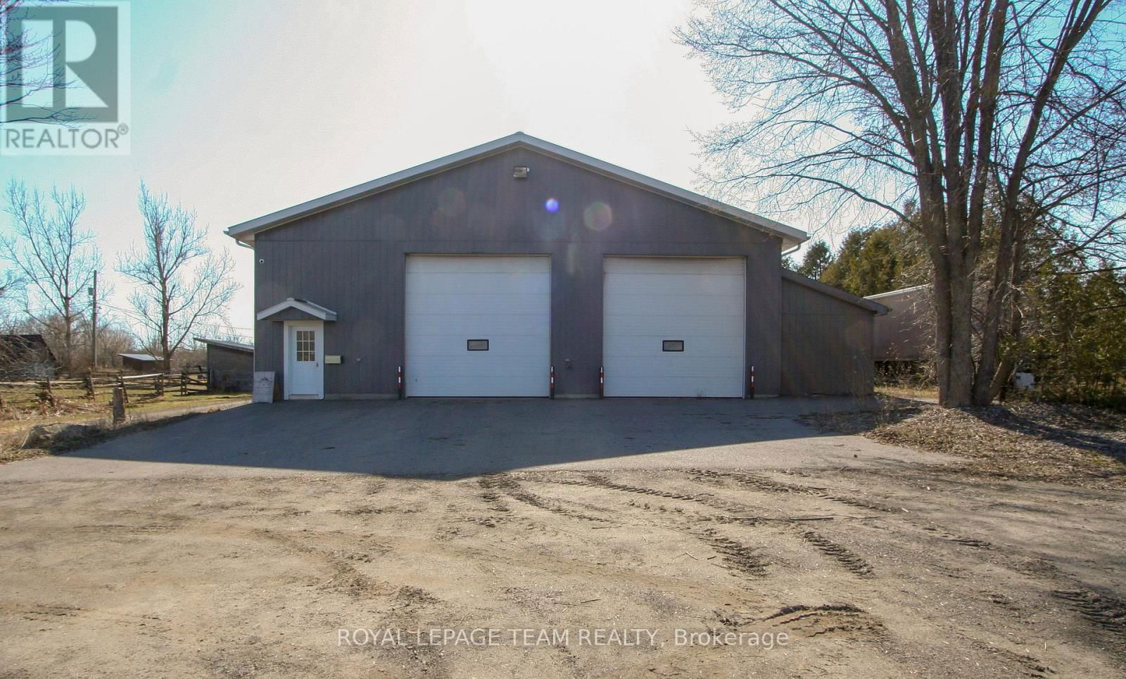 2302 9TH LINE ROAD Image 1