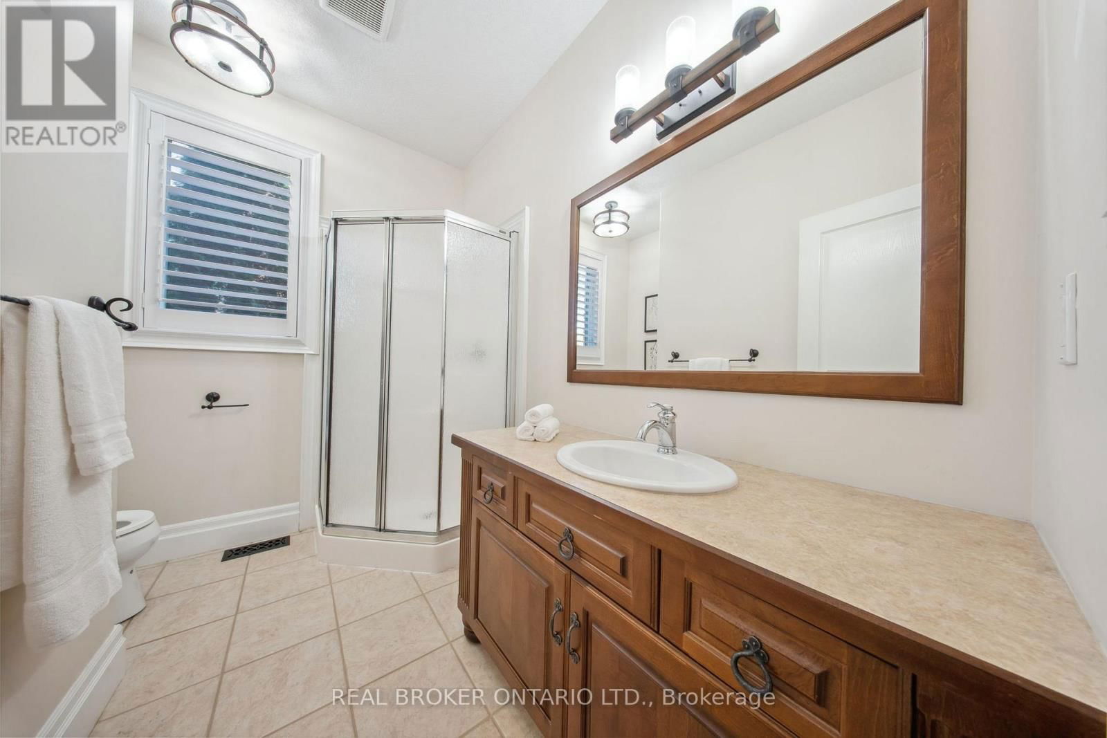 229 TERRACE WOOD CRESCENT Image 31