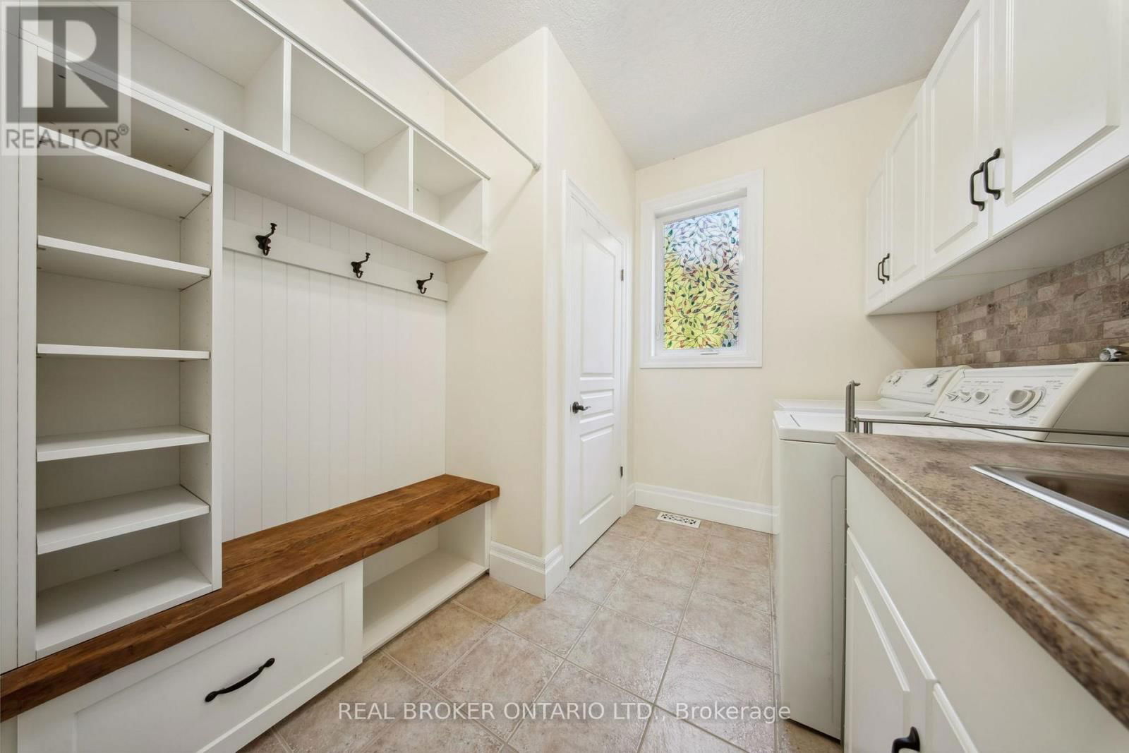 229 TERRACE WOOD CRESCENT Image 32