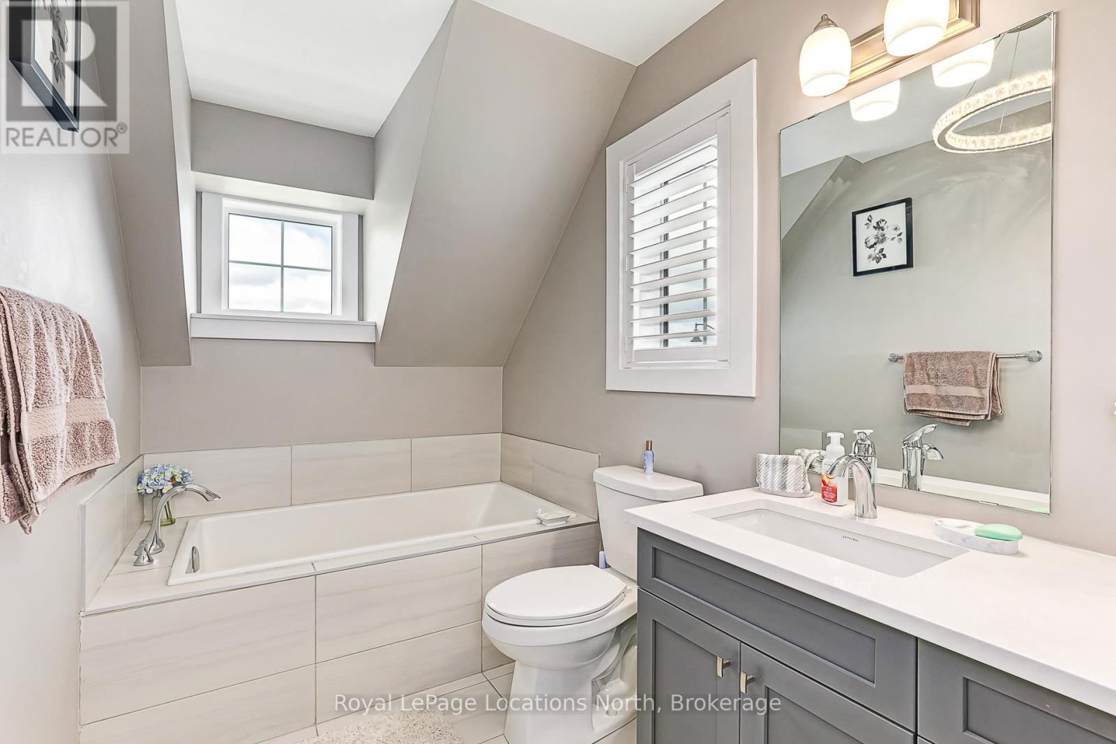 238 COURTLAND STREET Image 20