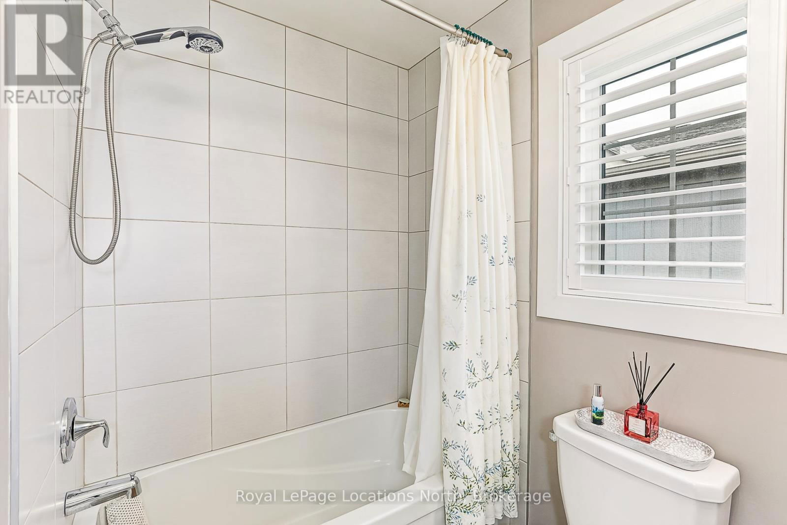 238 COURTLAND STREET Image 23