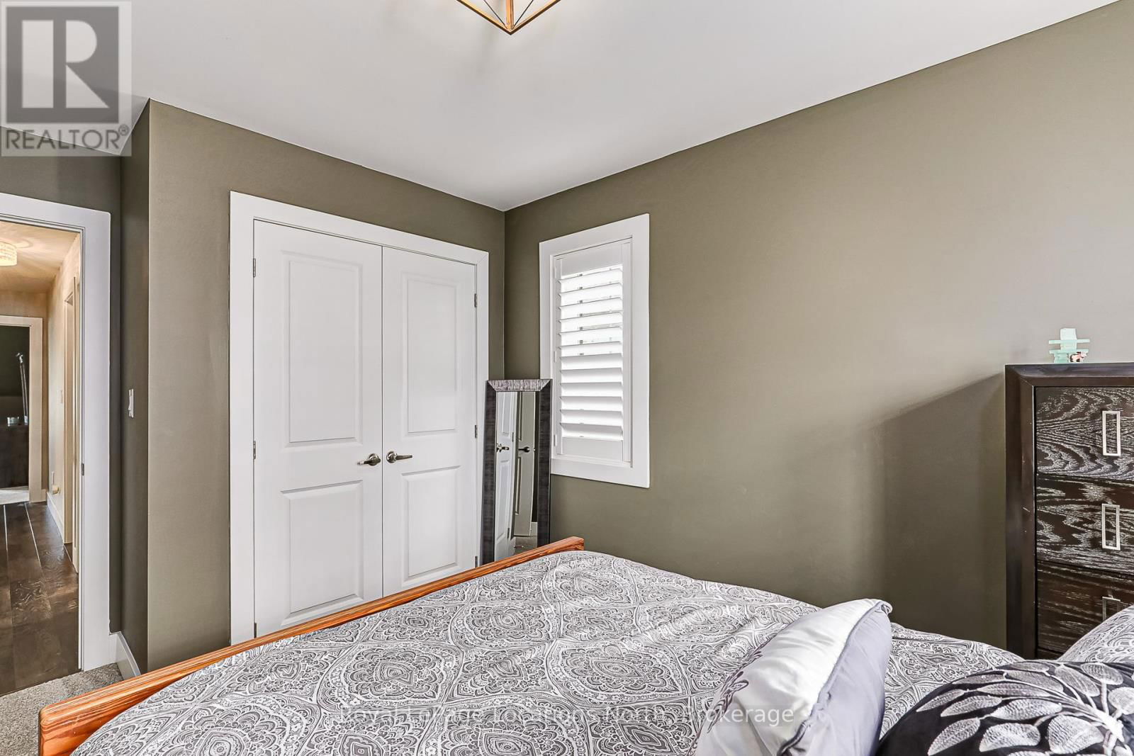238 COURTLAND STREET Image 26