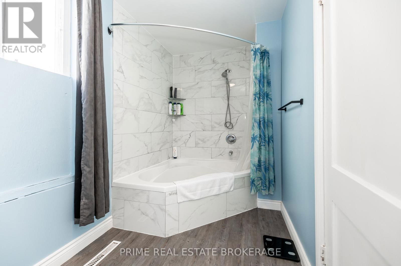 21 YARWOOD STREET Image 16
