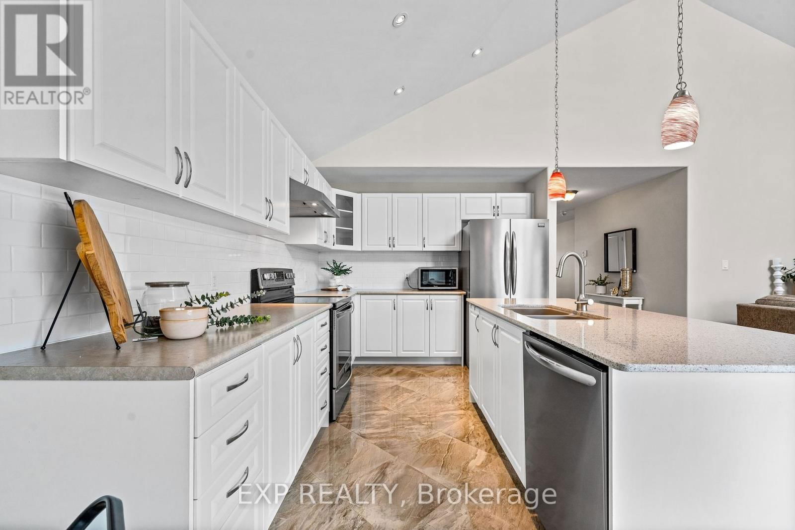 284 STRACHAN STREET Image 13