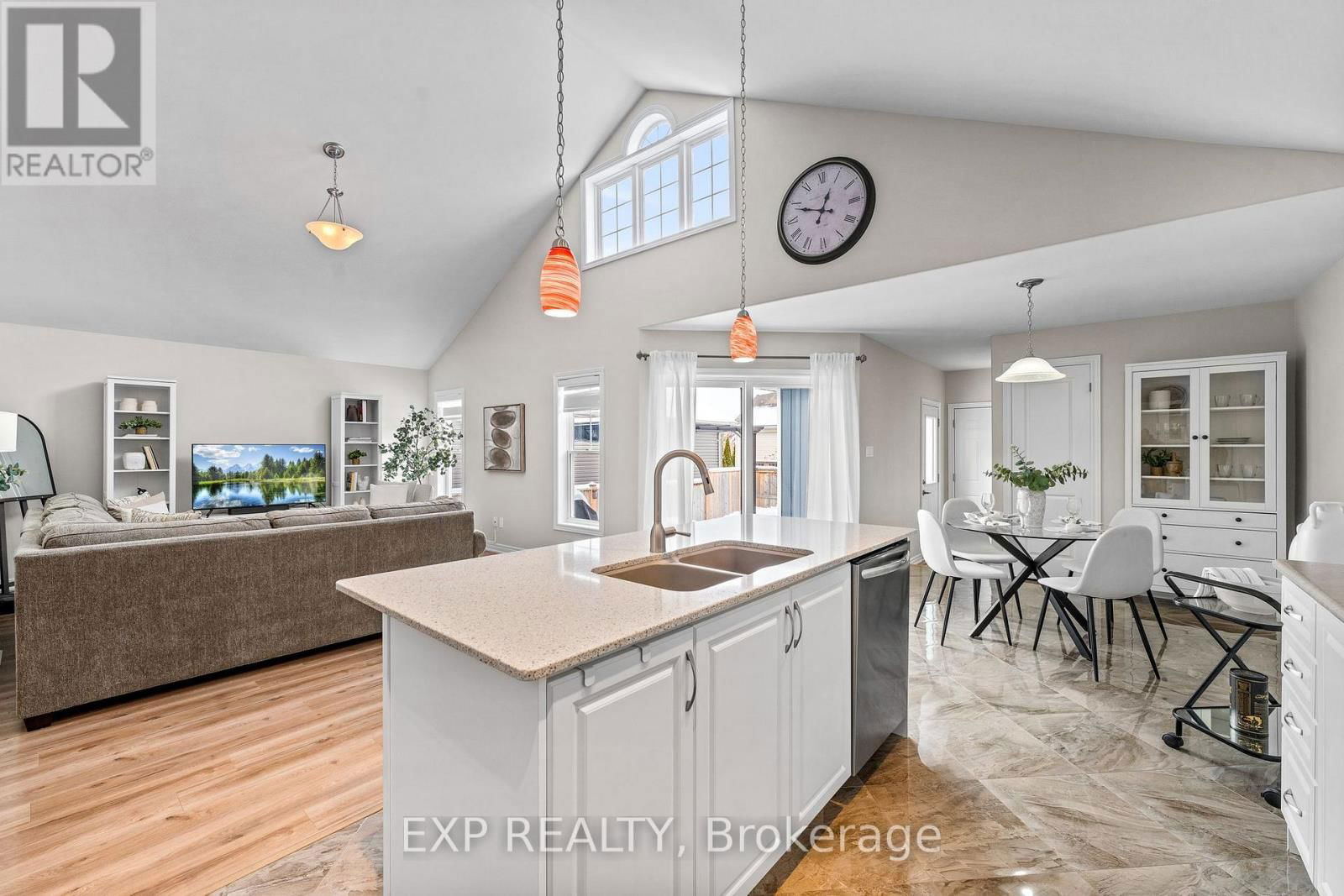 284 STRACHAN STREET Image 14