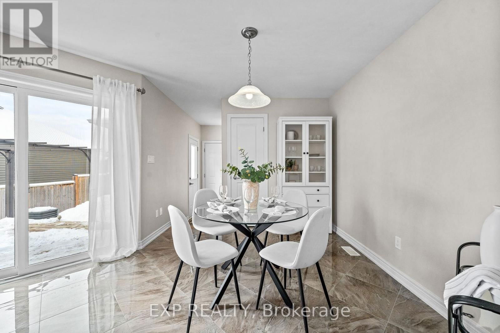 284 STRACHAN STREET Image 15