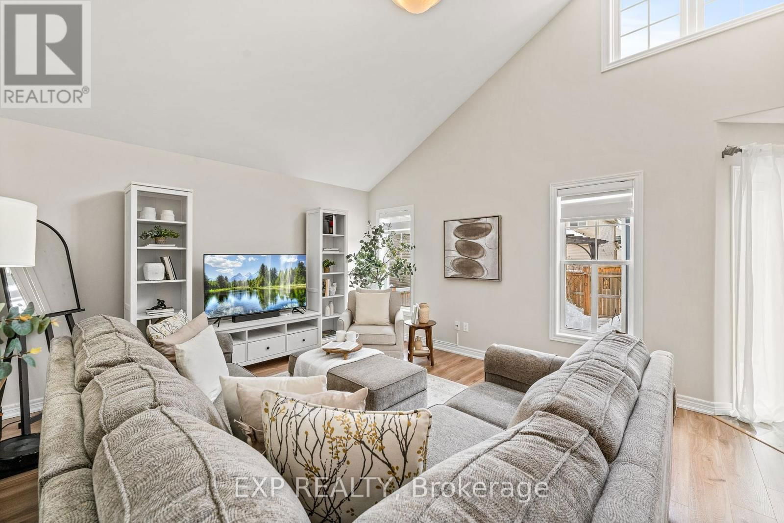 284 STRACHAN STREET Image 18