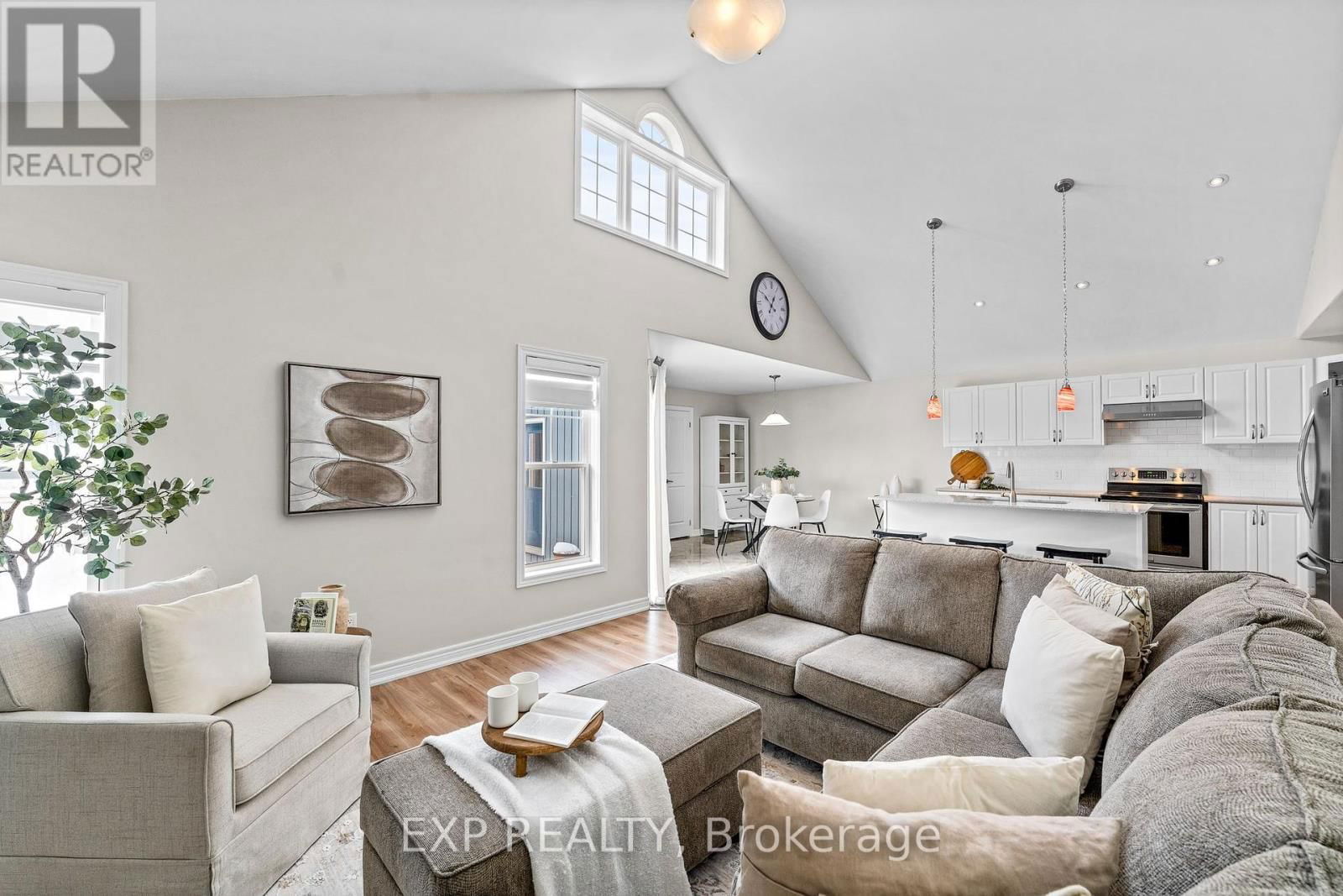 284 STRACHAN STREET Image 19