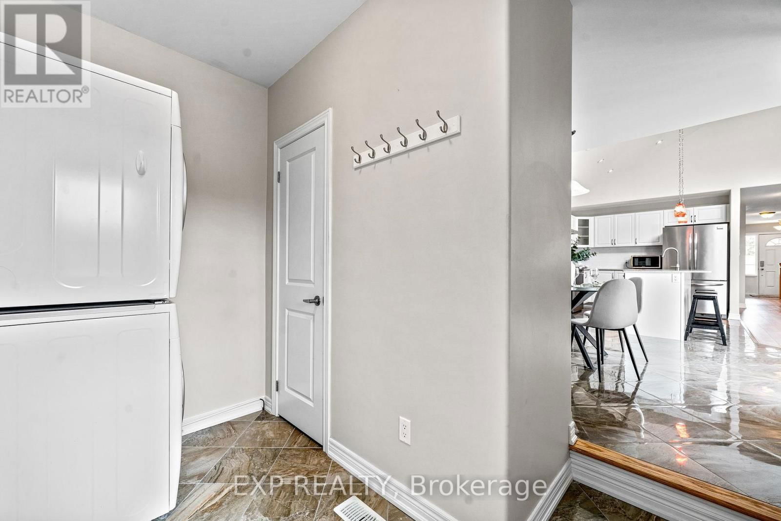 284 STRACHAN STREET Image 20