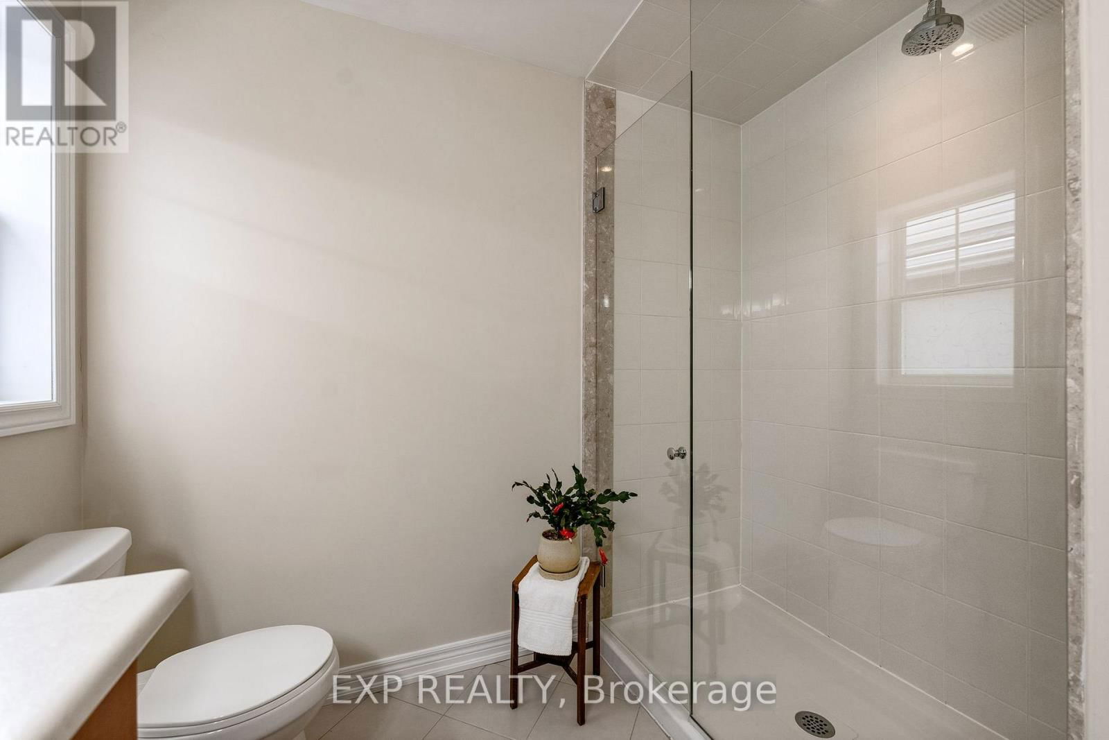 284 STRACHAN STREET Image 24