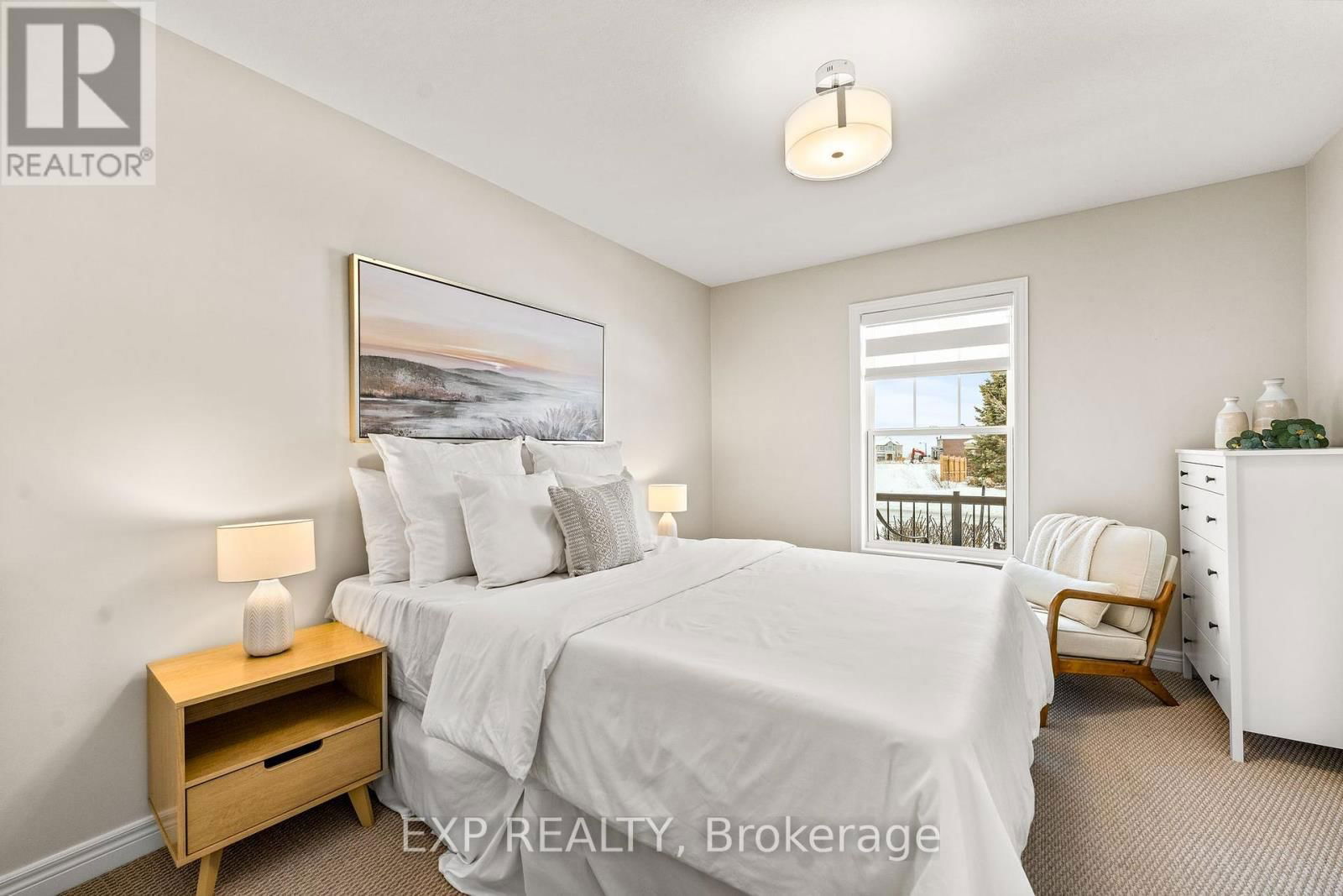 284 STRACHAN STREET Image 26