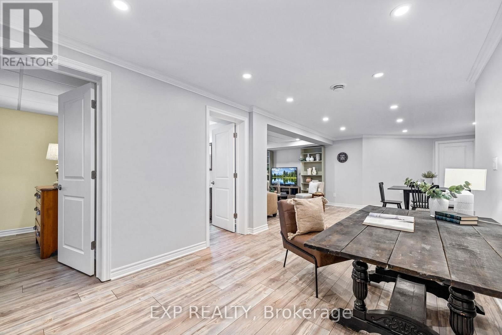 284 STRACHAN STREET Image 30