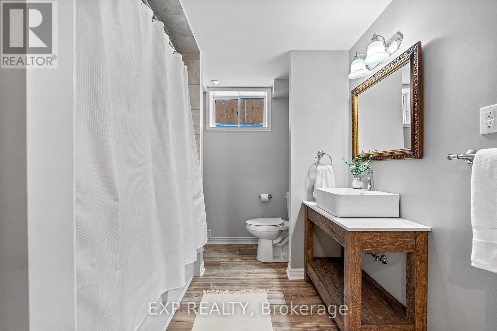 284 STRACHAN STREET Image 35