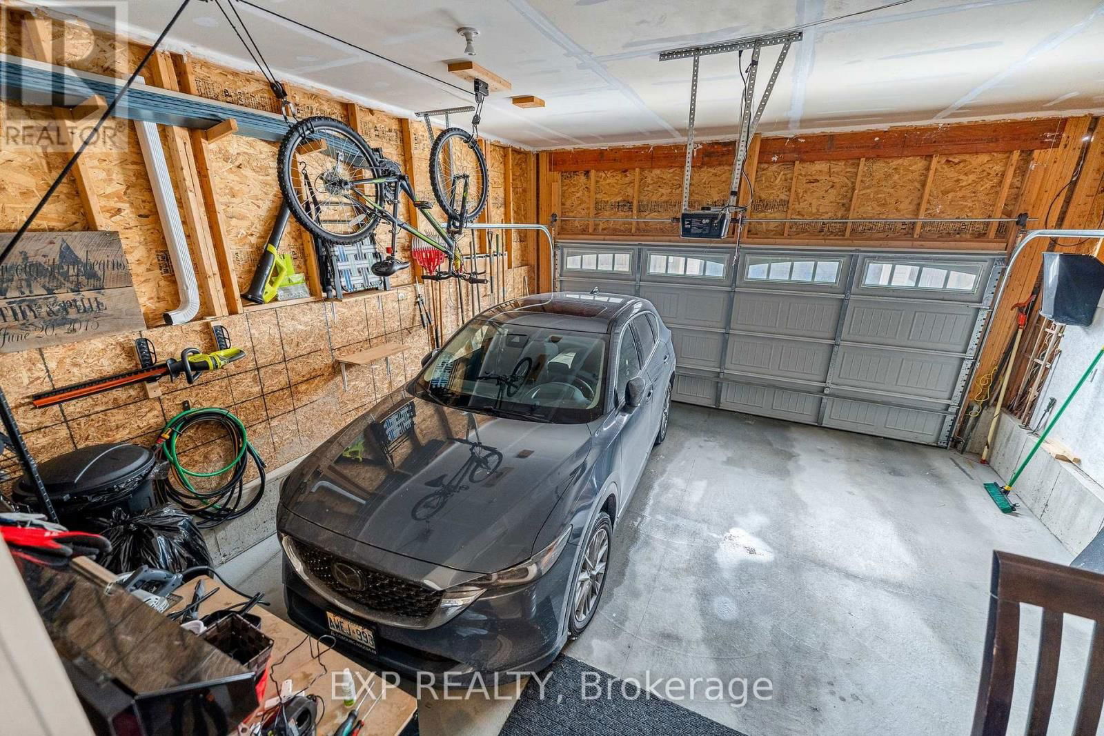 284 STRACHAN STREET Image 38