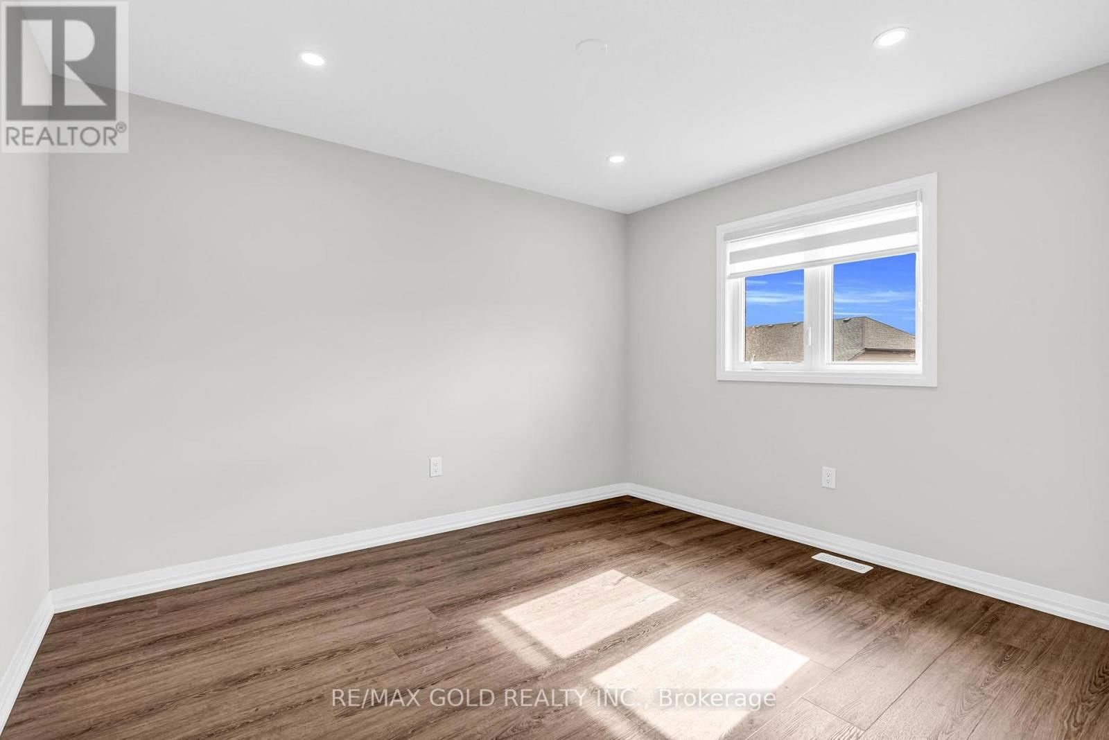 142 BUR OAK DRIVE Image 32