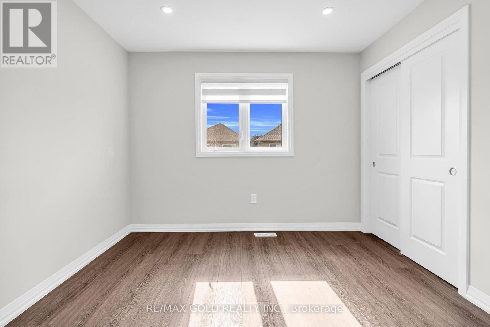 142 BUR OAK DRIVE Image 33