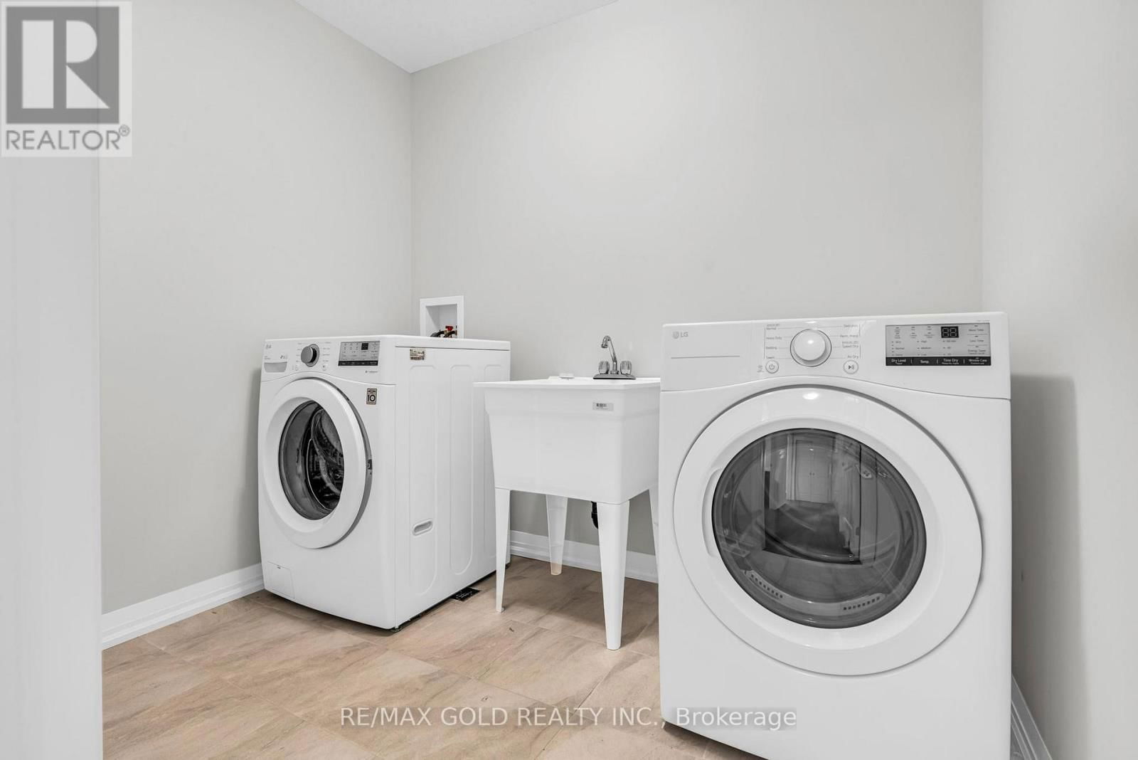 142 BUR OAK DRIVE Image 36