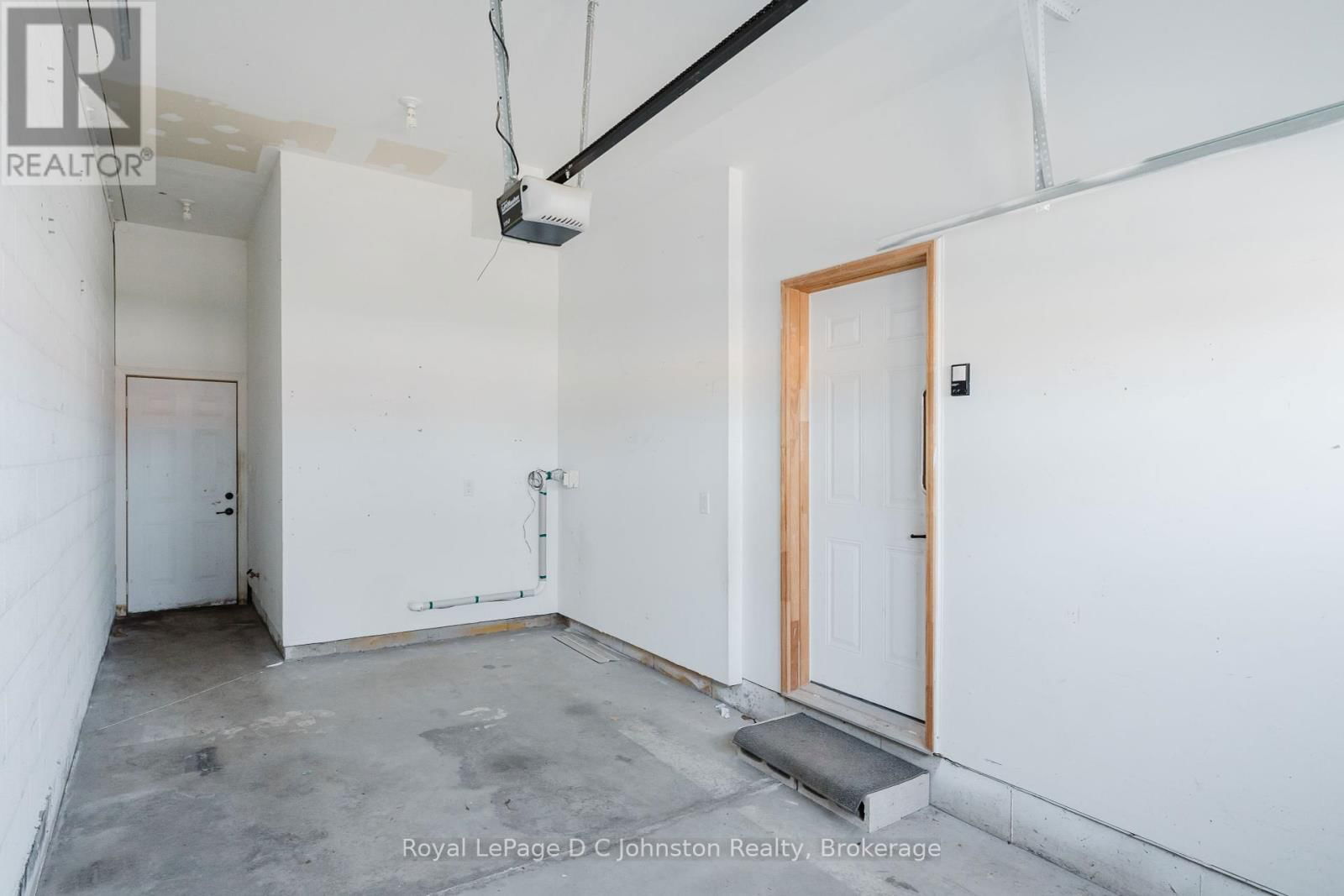 18 - 935 GODERICH STREET NORTH Image 32