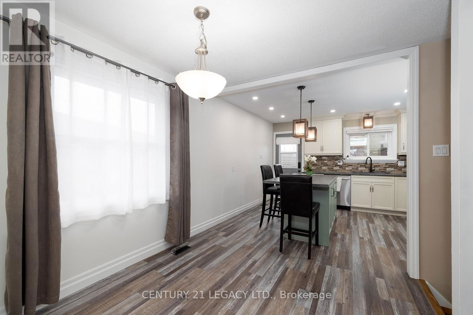 971 EAGLE CRESCENT Image 12