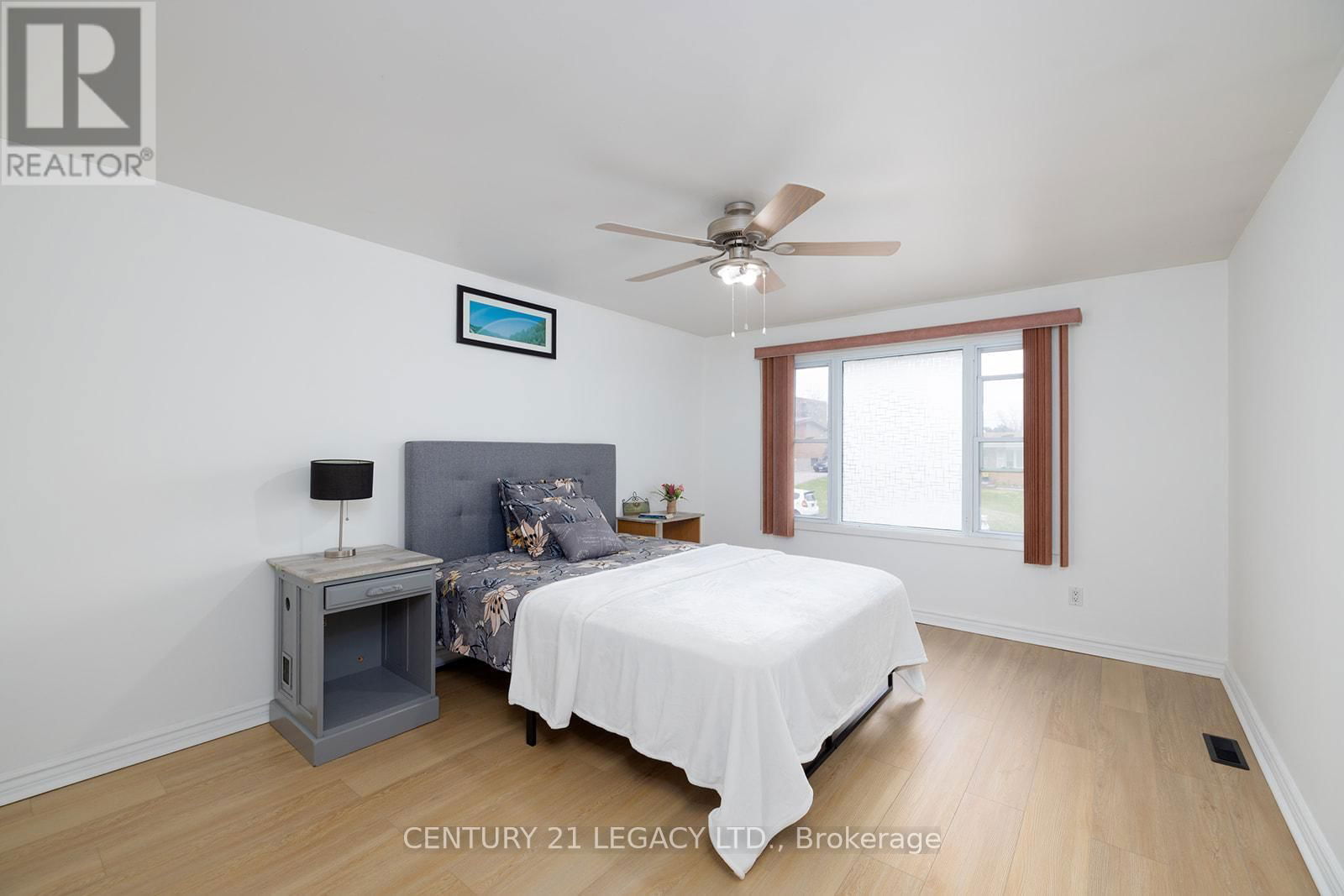971 EAGLE CRESCENT Image 15