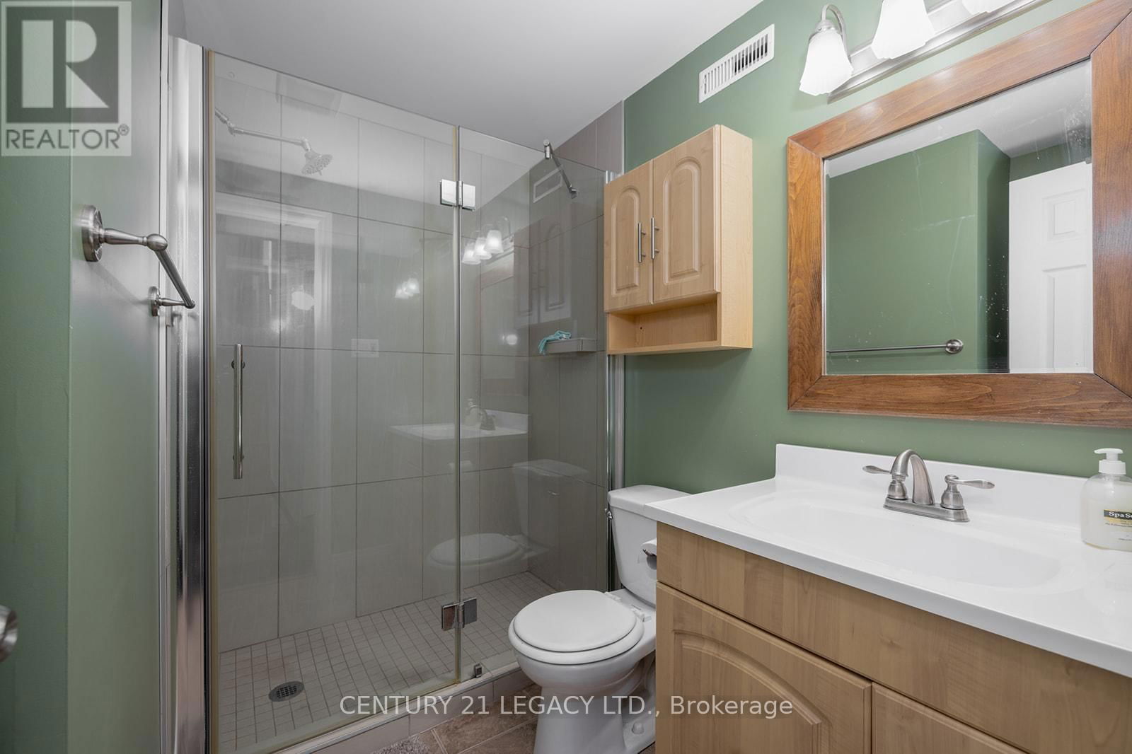 971 EAGLE CRESCENT Image 22