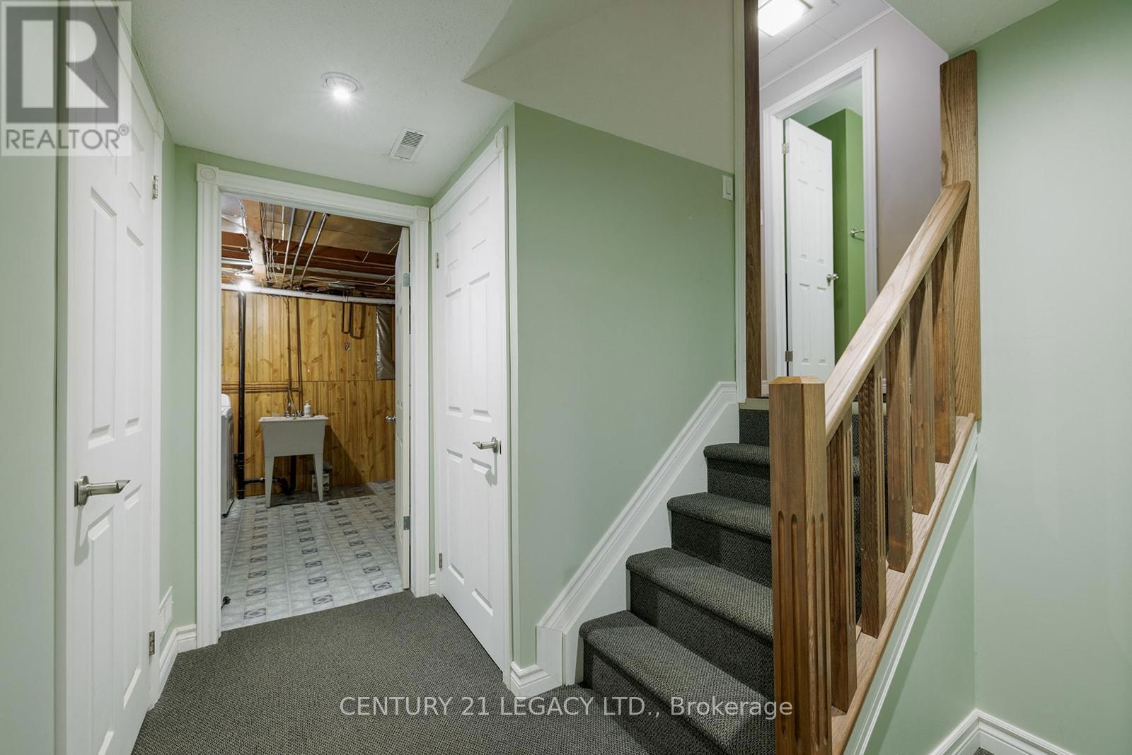 971 EAGLE CRESCENT Image 23