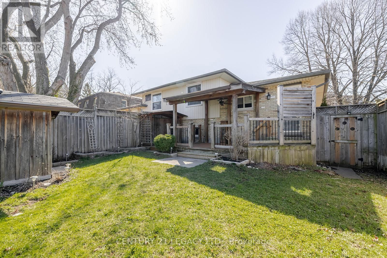 971 EAGLE CRESCENT Image 28