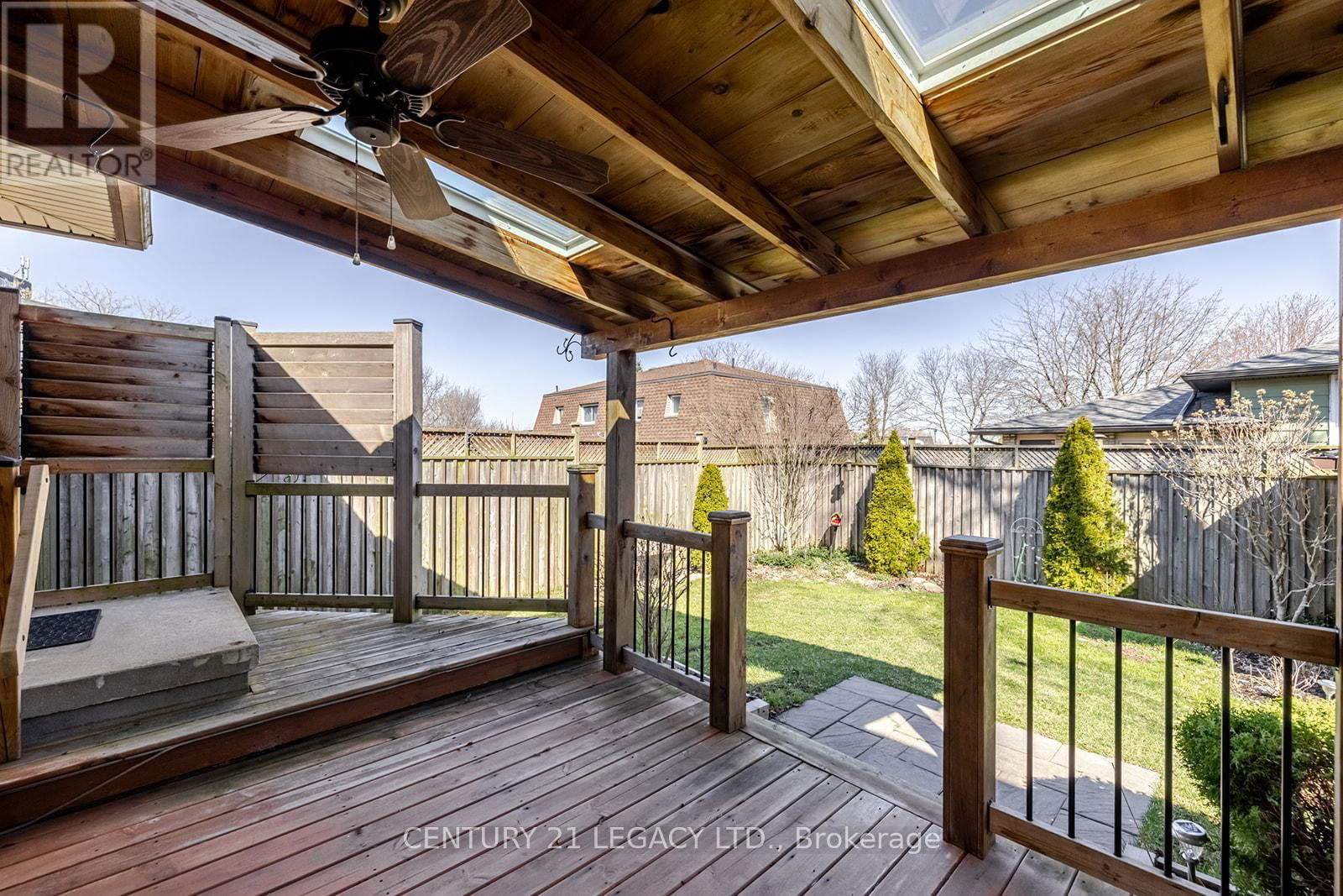 971 EAGLE CRESCENT Image 33