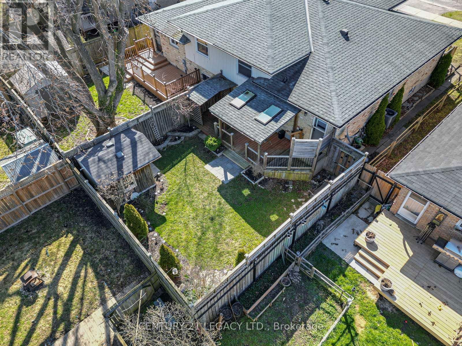 971 EAGLE CRESCENT Image 37