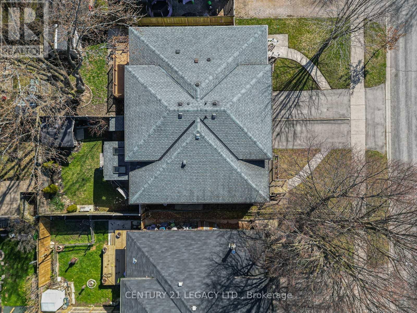 971 EAGLE CRESCENT Image 38