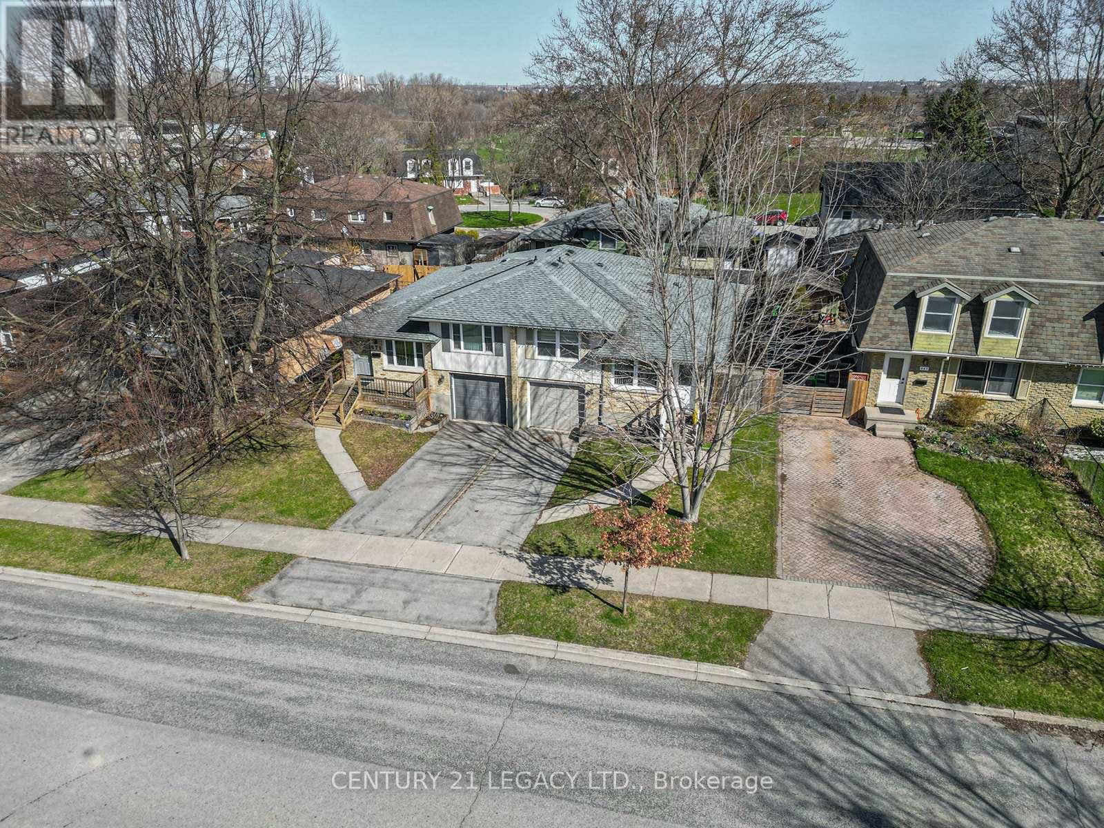 971 EAGLE CRESCENT Image 40