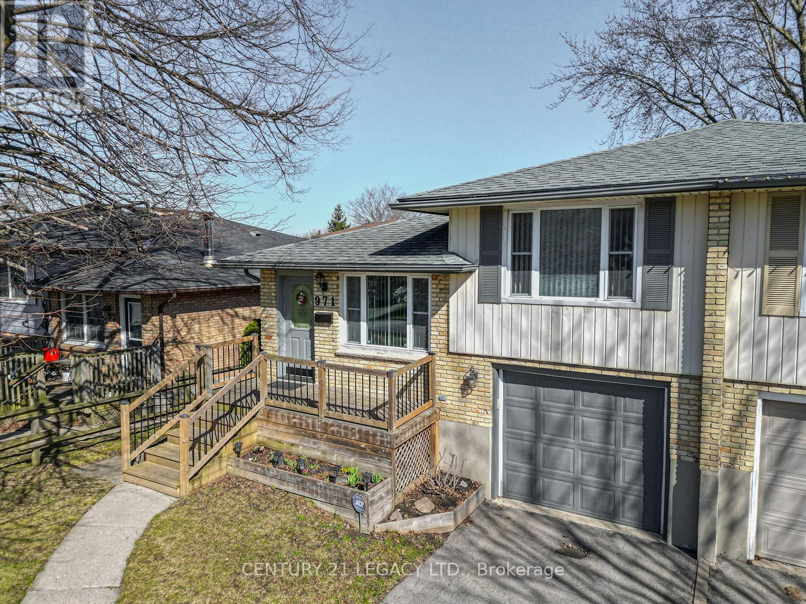 971 EAGLE CRESCENT Image 43