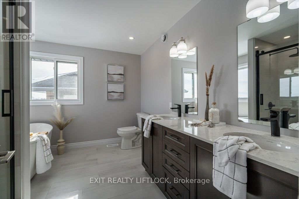 802 STEINBERG COURT Image 21