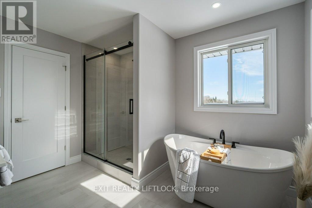802 STEINBERG COURT Image 22