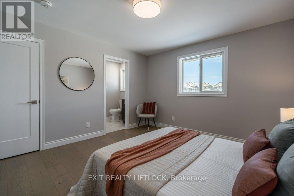 802 STEINBERG COURT Image 24