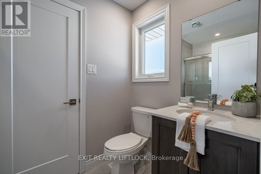802 STEINBERG COURT Image 25