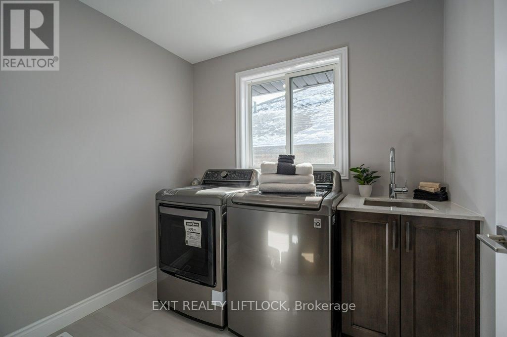 802 STEINBERG COURT Image 31